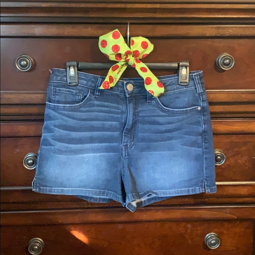Lauren Conrad Jean Shorts - Size 8 ✨